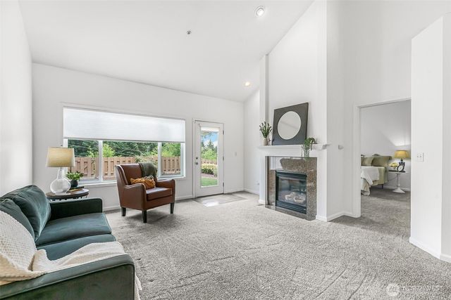 904 72nd St SE, Auburn, WA 98092