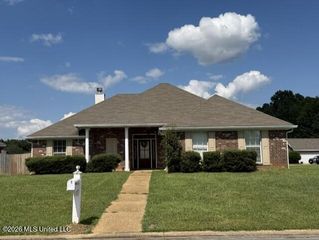 624 Oak Ridge Way, Pearl, MS 39208