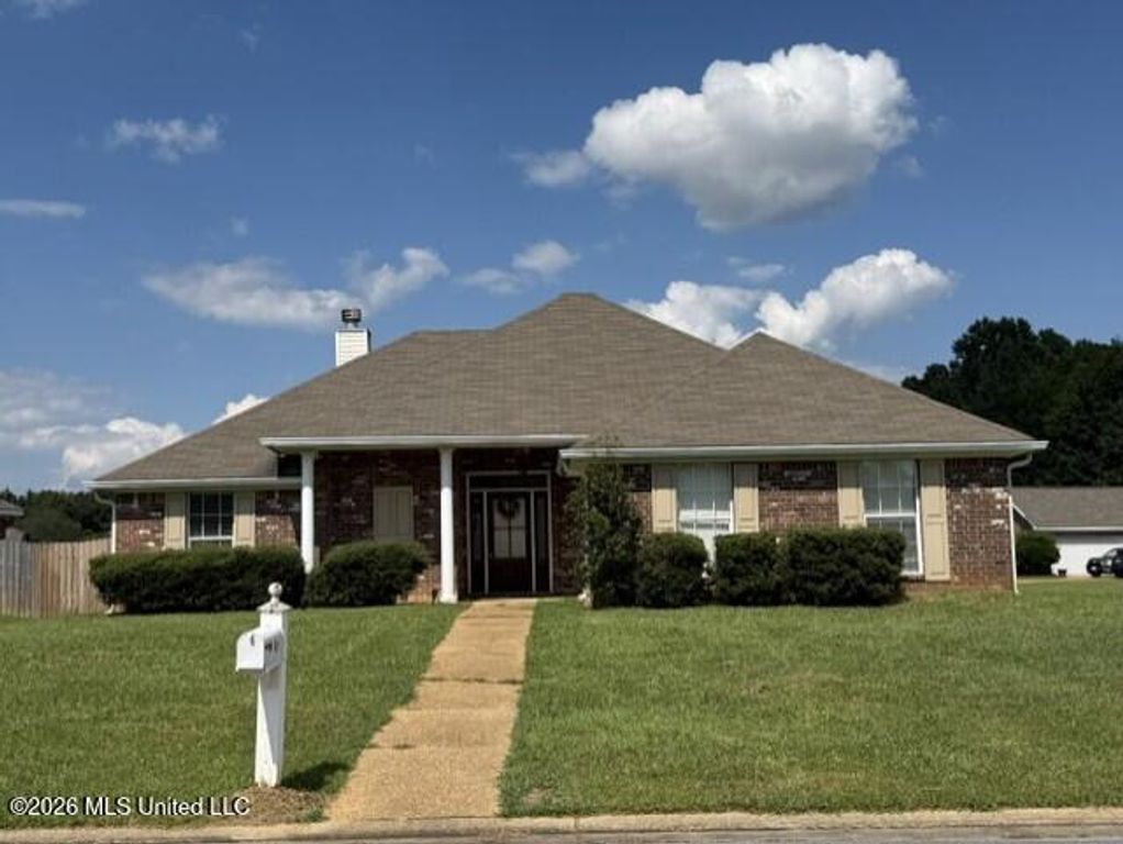 624 Oak Ridge Way, Pearl, MS 39208