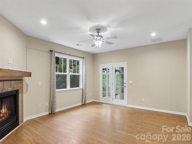 11 Eagle Pointe Way, Flat Rock, NC 28731