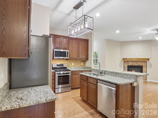 11 Eagle Pointe Way, Flat Rock, NC 28731