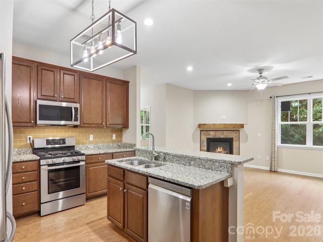 11 Eagle Pointe Way, Flat Rock, NC 28731