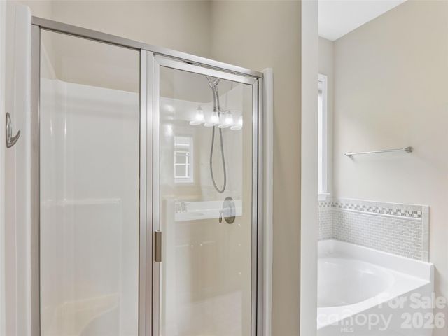 11 Eagle Pointe Way, Flat Rock, NC 28731