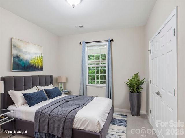 11 Eagle Pointe Way, Flat Rock, NC 28731