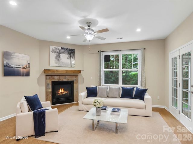 11 Eagle Pointe Way, Flat Rock, NC 28731