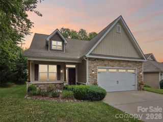 11 Eagle Pointe Way, Flat Rock, NC 28731