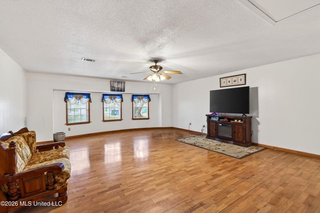 4925 Forestwood Drive, Gautier, MS 39553