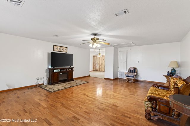 4925 Forestwood Drive, Gautier, MS 39553