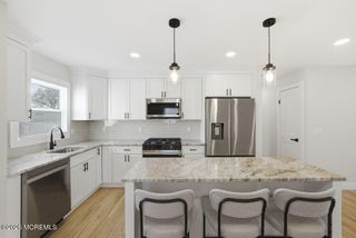 397 Lake Avenue, Colonia, NJ 07067