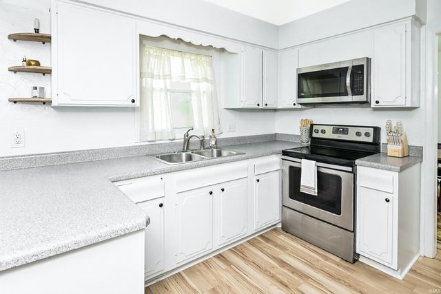 1515 E Dunstan Drive, Bloomington, IN 47401