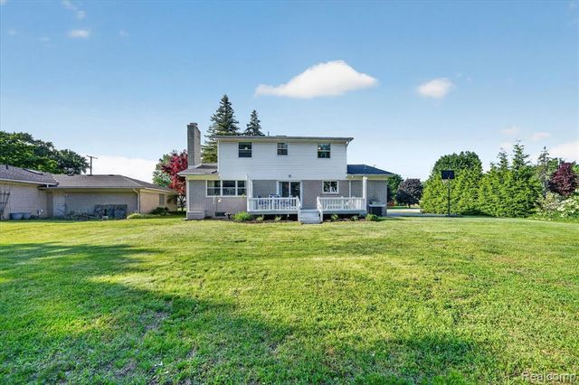 18178 22 Mile Road, Macomb, MI 48044