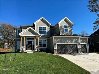 1521 SW Hedgewood Lane, Lee's Summit, MO 64081