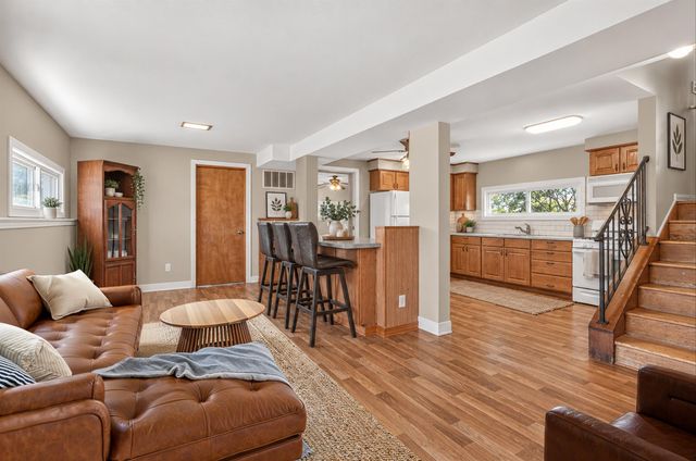 9517 Farmer Drive, Highland, IN 46322