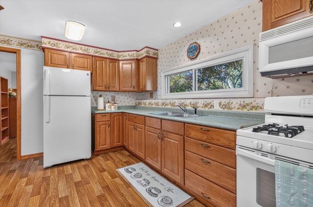 9517 Farmer Drive, Highland, IN 46322