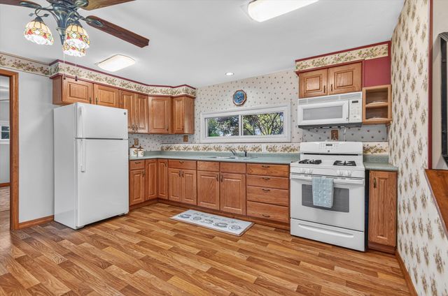 9517 Farmer Drive, Highland, IN 46322