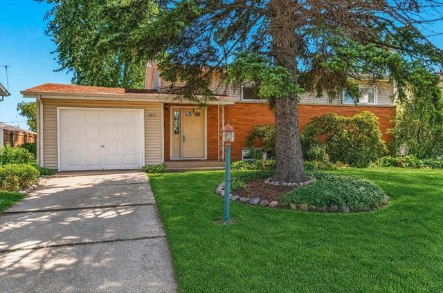 9517 Farmer Drive, Highland, IN 46322