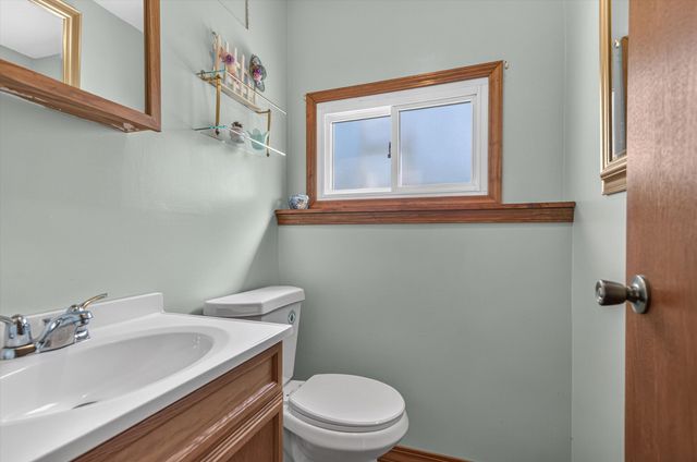 9517 Farmer Drive, Highland, IN 46322