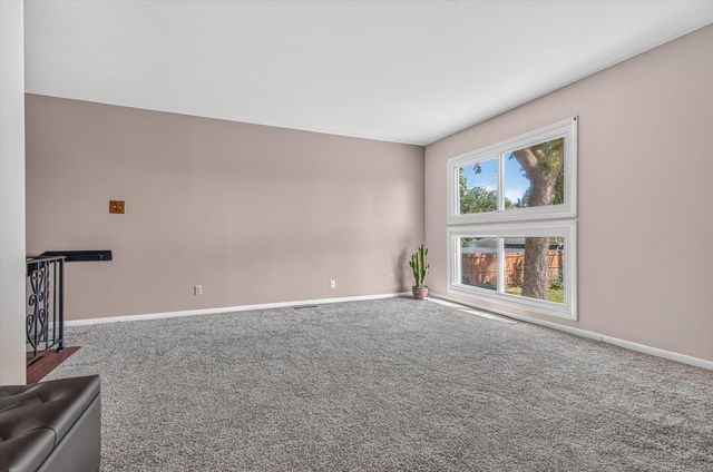 9517 Farmer Drive, Highland, IN 46322