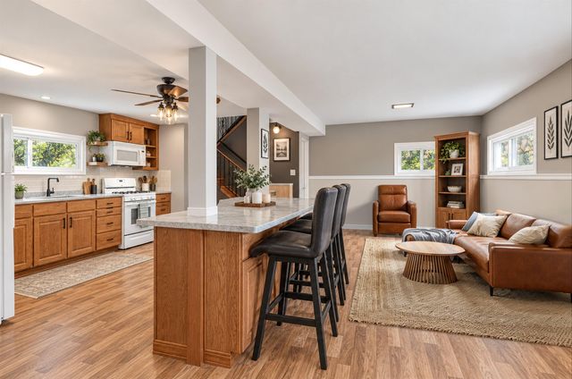 9517 Farmer Drive, Highland, IN 46322