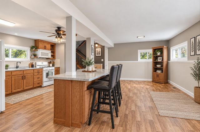 9517 Farmer Drive, Highland, IN 46322