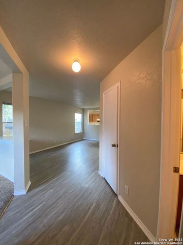 4938 CORIAN SPRINGS DR, San Antonio, TX 78247