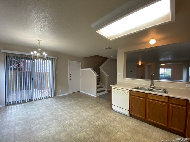 4938 CORIAN SPRINGS DR, San Antonio, TX 78247