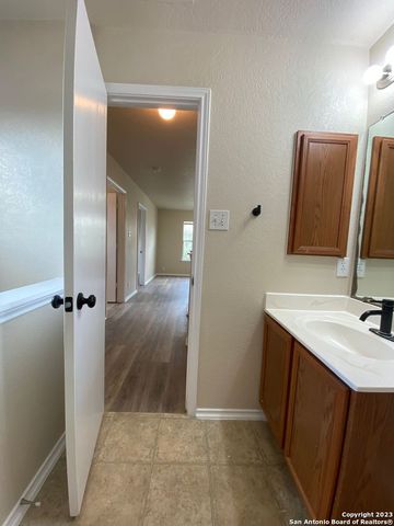 4938 CORIAN SPRINGS DR, San Antonio, TX 78247