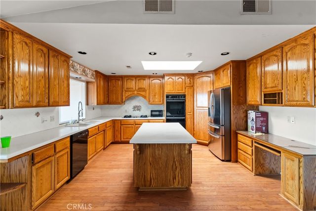 2110 W Avenue M8, Palmdale, CA 93551