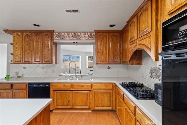 2110 W Avenue M8, Palmdale, CA 93551