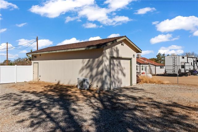 2110 W Avenue M8, Palmdale, CA 93551