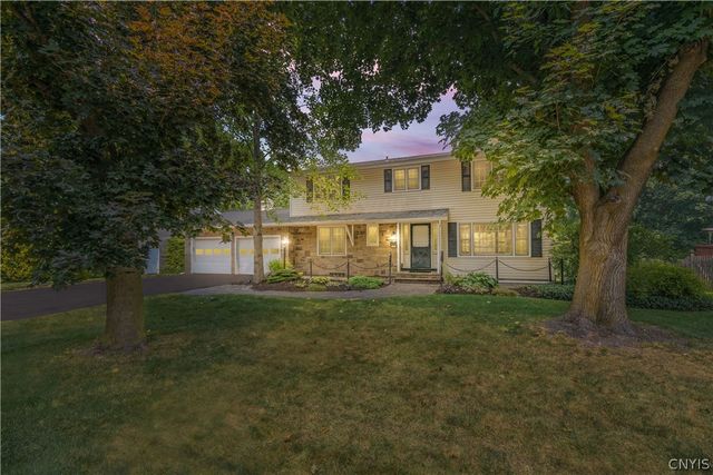 125 Northwood Way, Camillus, NY 13031