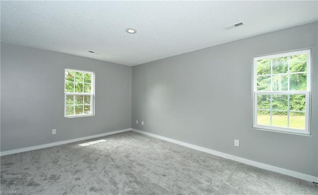 5832 Sir Knight Circle, Clemmons, NC 27012