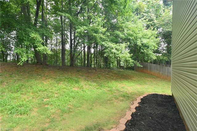 5832 Sir Knight Circle, Clemmons, NC 27012