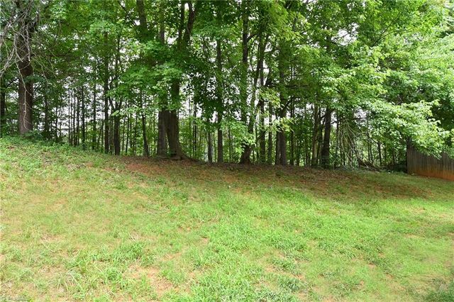 5832 Sir Knight Circle, Clemmons, NC 27012