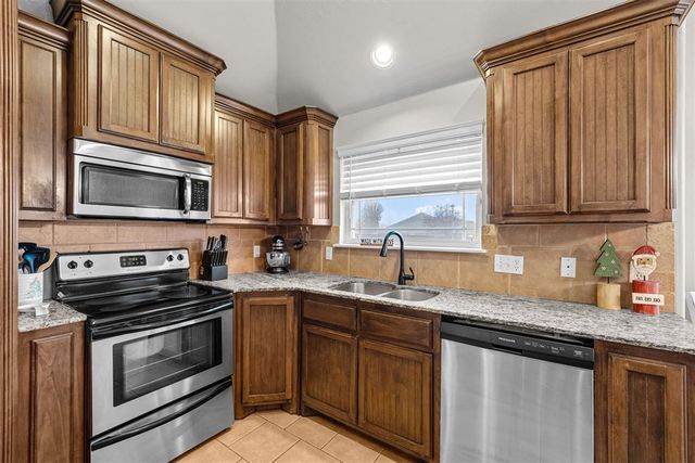 3801 Tori Place, Yukon, OK 73099