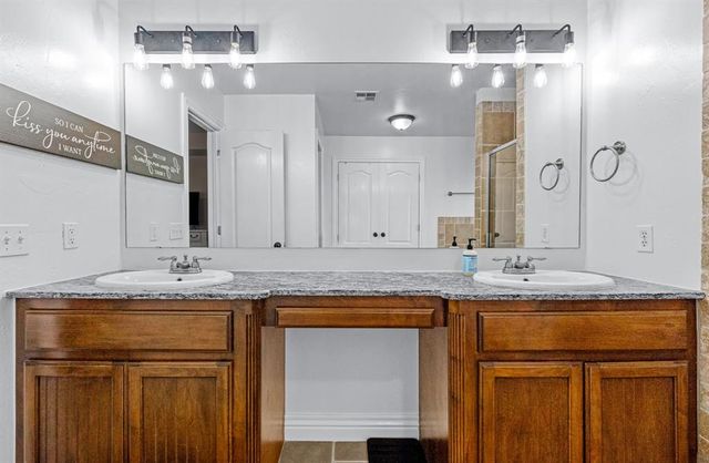 3801 Tori Place, Yukon, OK 73099