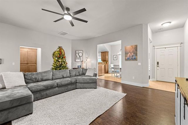 3801 Tori Place, Yukon, OK 73099