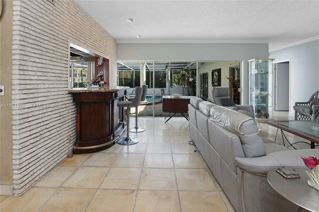 910 N 14th Court, Hollywood, FL 33020
