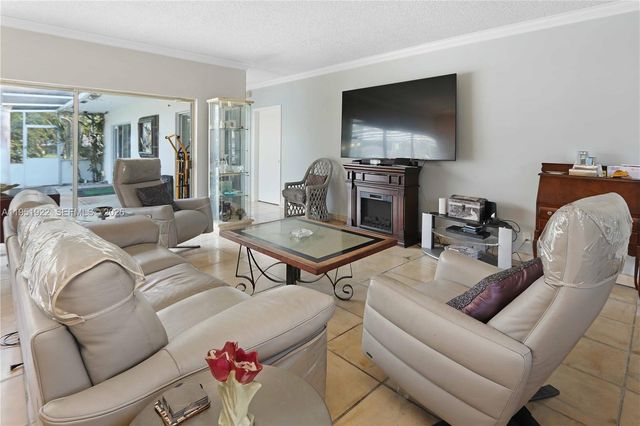 910 N 14th Court, Hollywood, FL 33020
