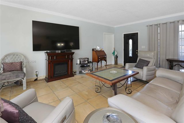 910 N 14th Court, Hollywood, FL 33020