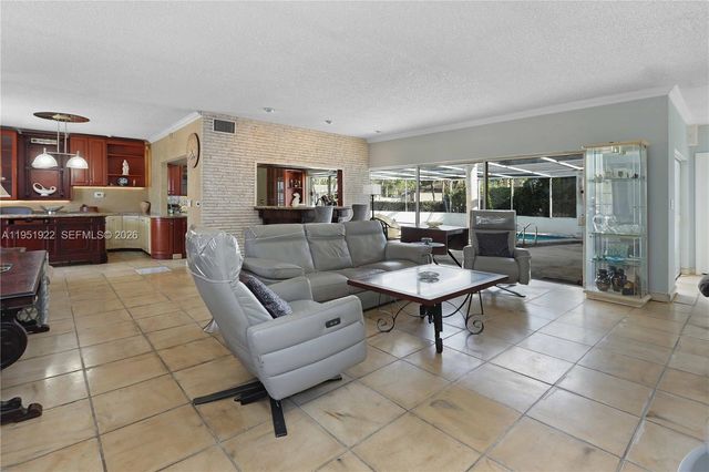 910 N 14th Court, Hollywood, FL 33020