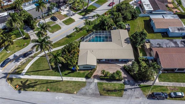 910 N 14th Court, Hollywood, FL 33020