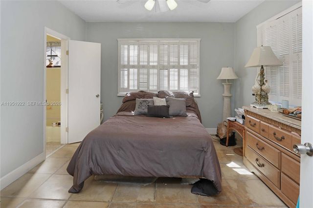 910 N 14th Court, Hollywood, FL 33020