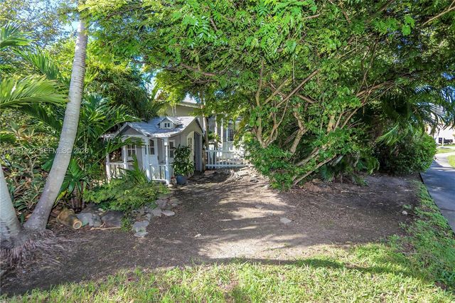 910 N 14th Court, Hollywood, FL 33020