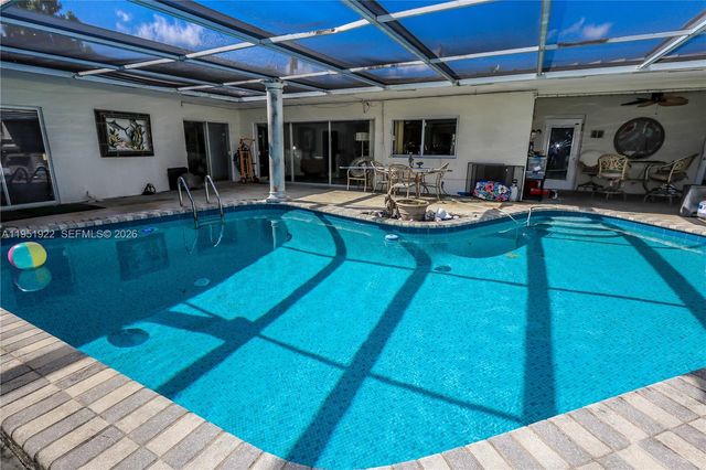 910 N 14th Court, Hollywood, FL 33020