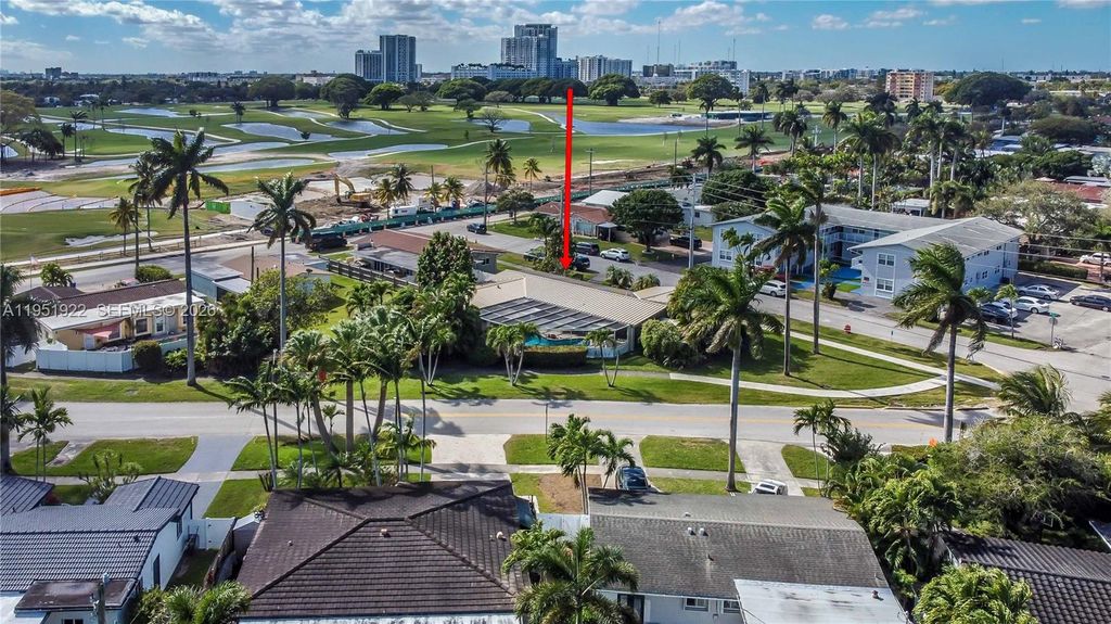 910 N 14th Court, Hollywood, FL 33020