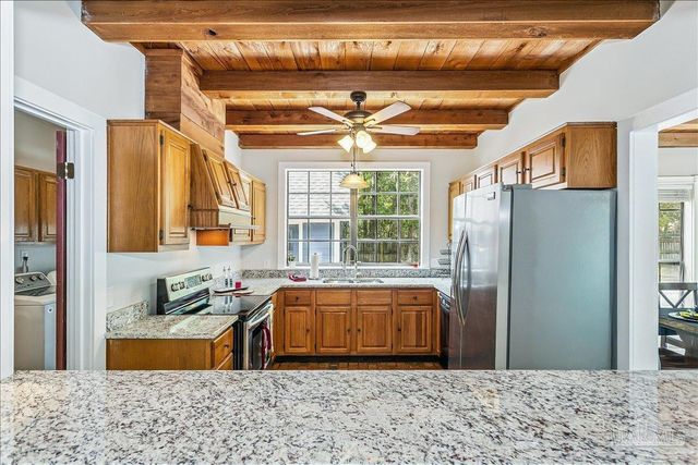 1515 Oak Shore Dr, Gulf Breeze, FL 32563