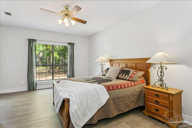 1515 Oak Shore Dr, Gulf Breeze, FL 32563