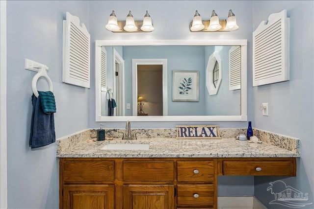 1515 Oak Shore Dr, Gulf Breeze, FL 32563