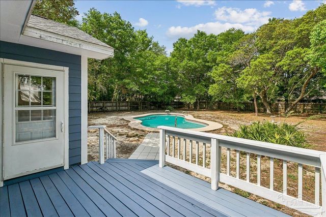1515 Oak Shore Dr, Gulf Breeze, FL 32563